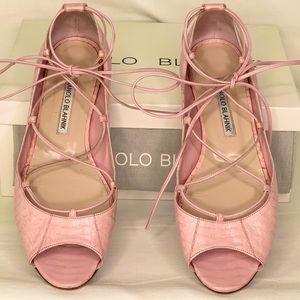 Manolo Blahnik Peep toe ballerina flats.